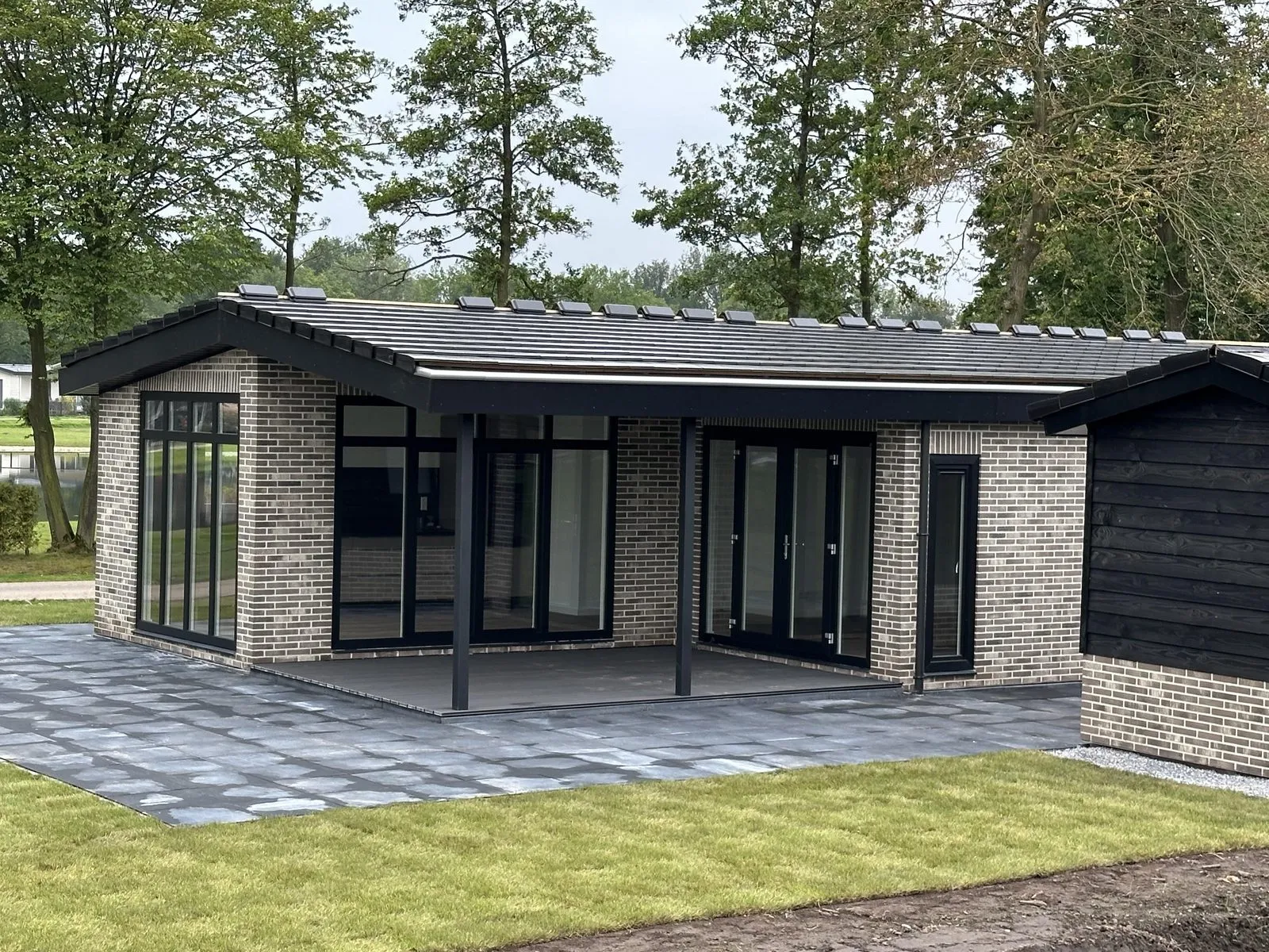 Contact opnemen met Enjoy Resorts Vastgoed in Heeze